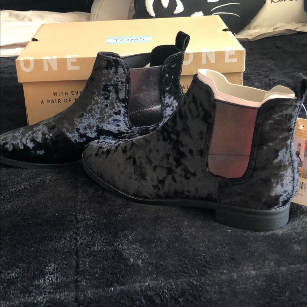 Tons Ella Black Velvet shoes